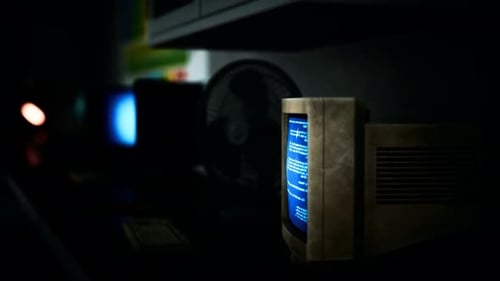 Altes dunkles Vintage-Computerlabor