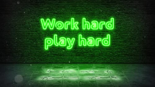 Neonschild-Zitat „Work Hard Play Hard“, Grün