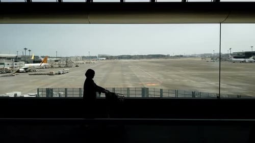 Tourist im Flughafen