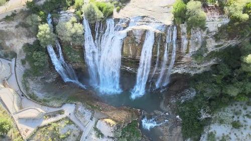 Wasserfall-Drohne