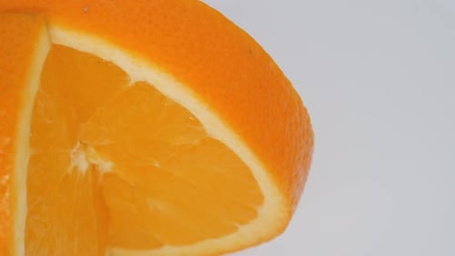 Naranja sobre fondo blanco