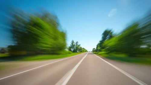 Fahrt auf einer Landstraße