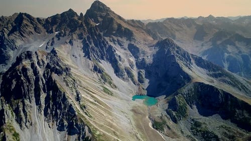 Berg und Kratersee