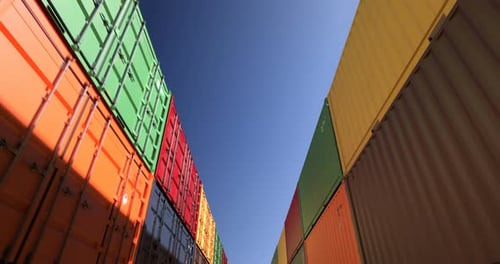 Dynamic Fly-Through of Stacked Cargo Containers