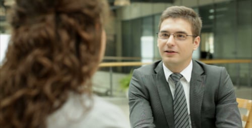 Gespräch im Büro