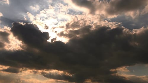 Nubes oscuras y luz solar 1