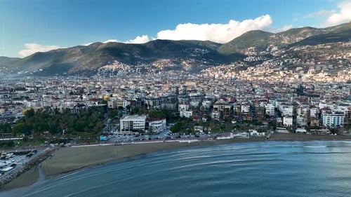 Iates no porto, vista aérea, 4 K, Alanya, Turquia