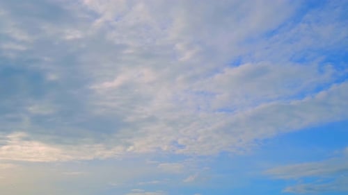 4K UHD : Timelapse of beautiful sky with clouds background