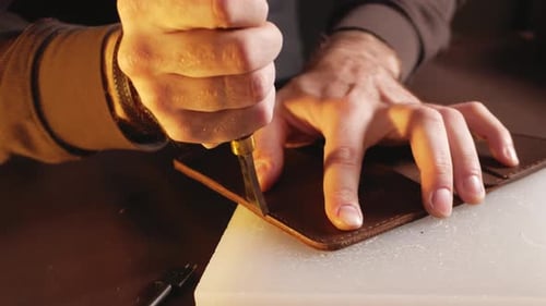 Tanner Makes Leather Product Purse