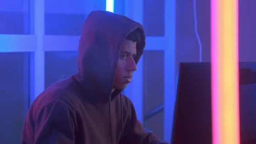 Gros plan du système de réseau de pénétration de pirates informatiques multinationaux