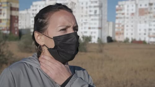 Respiration par suffocation dans un masque médical