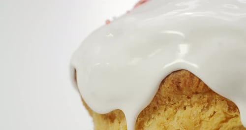 Süßwaren-Topping schmückt das Sahnehäubchen