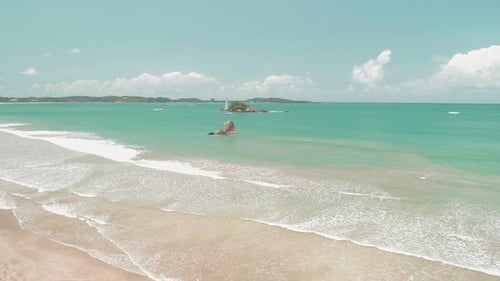 Planen einer tropischen Sunny Bay Beach Küste