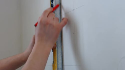Arbeiter bei Messungen