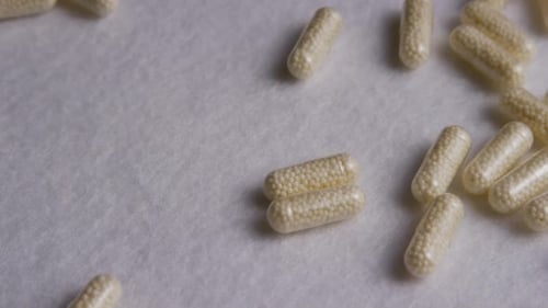 Rotierende Stock-Bildmaterial von Vitaminen und Pillen - VITAMINS 0097