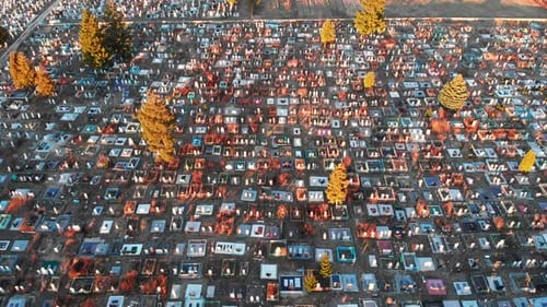 Vue du cimetière depuis Drone, début du printemps