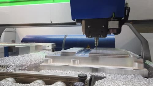 Präzisionsfräsen CNC-Werkzeugmaschine macht Teil.