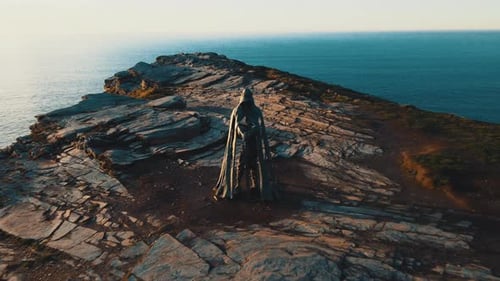 Vue aérienne, zoom arrière, Monument au roi Arthur en Grande-Bretagne, vidéo sphérique.