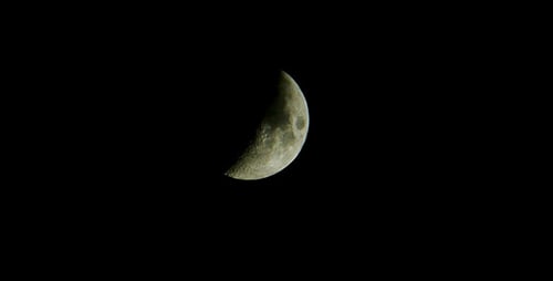 Mond In den Wolken