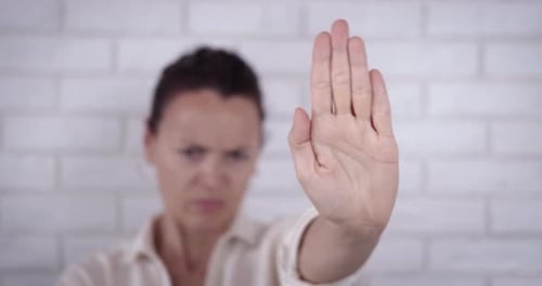 Discriminación contra la mujer en el hogar