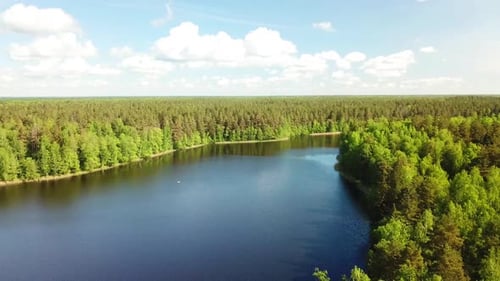 Hermoso paisaje del lago Kostovye 16