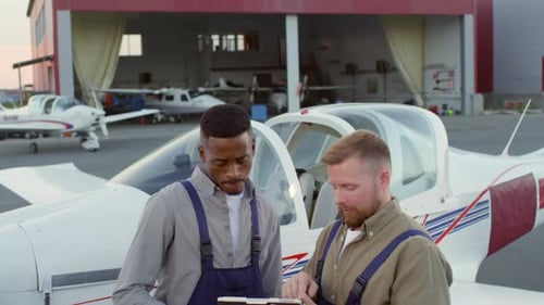 Aircraft Mechanics Using Tablet Computer