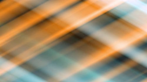 Ligne de rayons colorés abstraits. 4K Tech Square fond violet