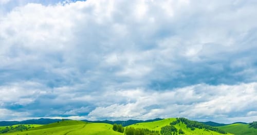 Mountain Meadow Zeitraffer im Sommer oder Herbst
