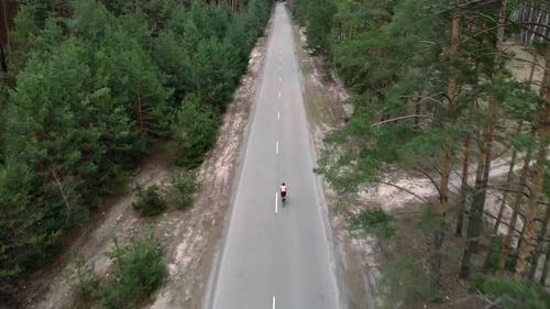 Radsport. Schulung. Fahrrad fahren. Ausdauerübungen im Freien.