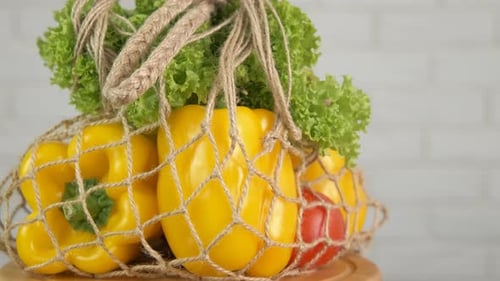Productos saludables en bolsas ecológicas
