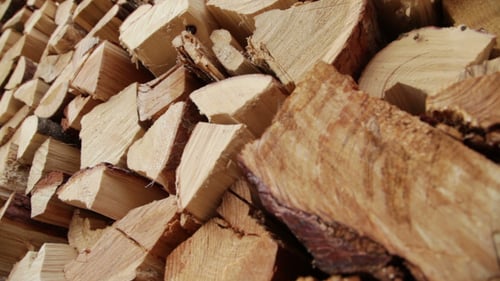 Brennholz zum kalten Winter