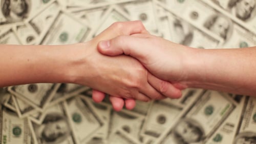 Geld, viele Hundert-Dollar-Scheine (8 Schüsse)