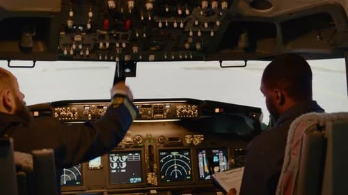 Equipe de Capitão e Copiloto Diversos se preparando para a decolagem