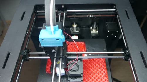 3D Printer Creates Object With Geometric Pattern
