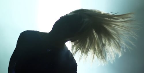 Tanzende Silhouette