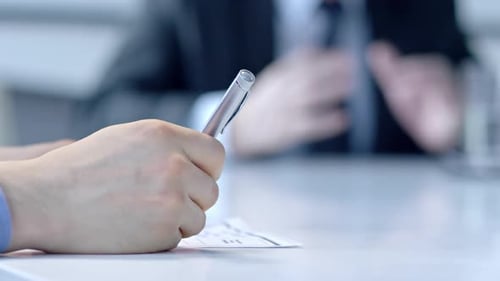 Jobformular für Mitarbeiter unterschreiben