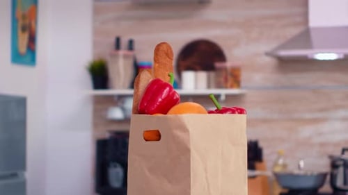 Verduras en bolsa de papel