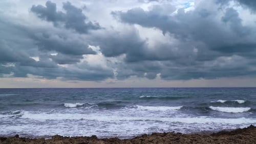 El mar antes de la tormenta