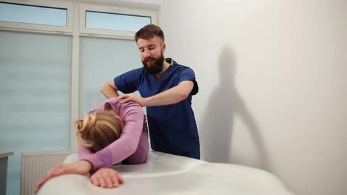 Nackenschmerzen Chiropraktik Rückenanpassung