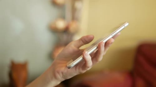 Tocar el teléfono