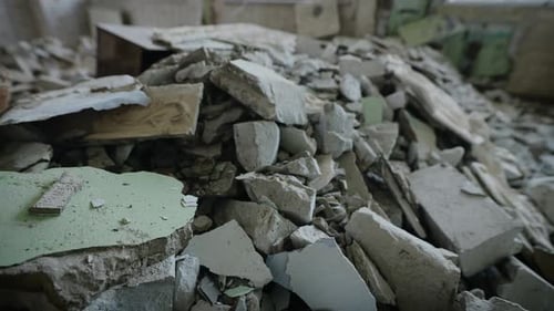 Effects of a Strong Earthquake Indoors