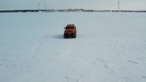 Véhicule tout-terrain à huit roues