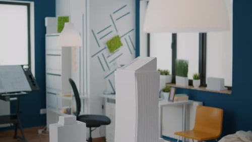 Nahaufnahme von Gebäudemodell und Maquette Design auf dem Tisch zur Schaffung einer Stadtstruktur