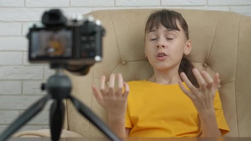 Young Blogger Indoor