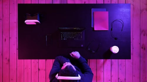 Gamer crying watching stream how his team loses.