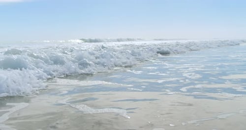 Waves gushing towards the coast 4k