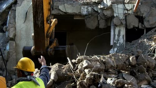 Demolution Destruction An Old House Building 54
