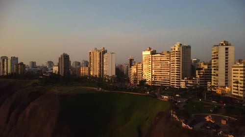 ANTENA - Sunrise y edificios de lujo, Miraflores, Lima, Perú, gran avance