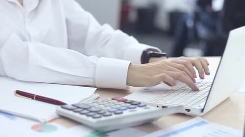 Arbeiten in einem modernen Büro