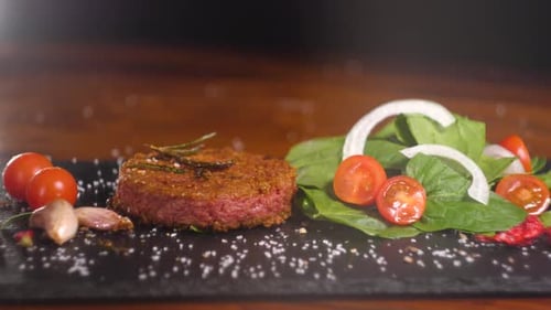 Burger végétalien à base de plantes Fake Vegeterian Boeuf Viande Gros plan Frais Impossible Veggie Food Beyond